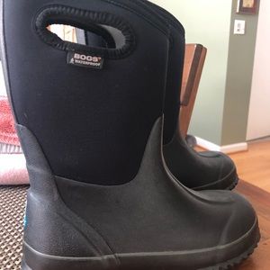 Boys size 3 Bogs